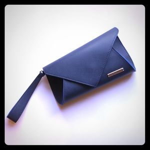 ✈️Jan Taminiau Wristlet